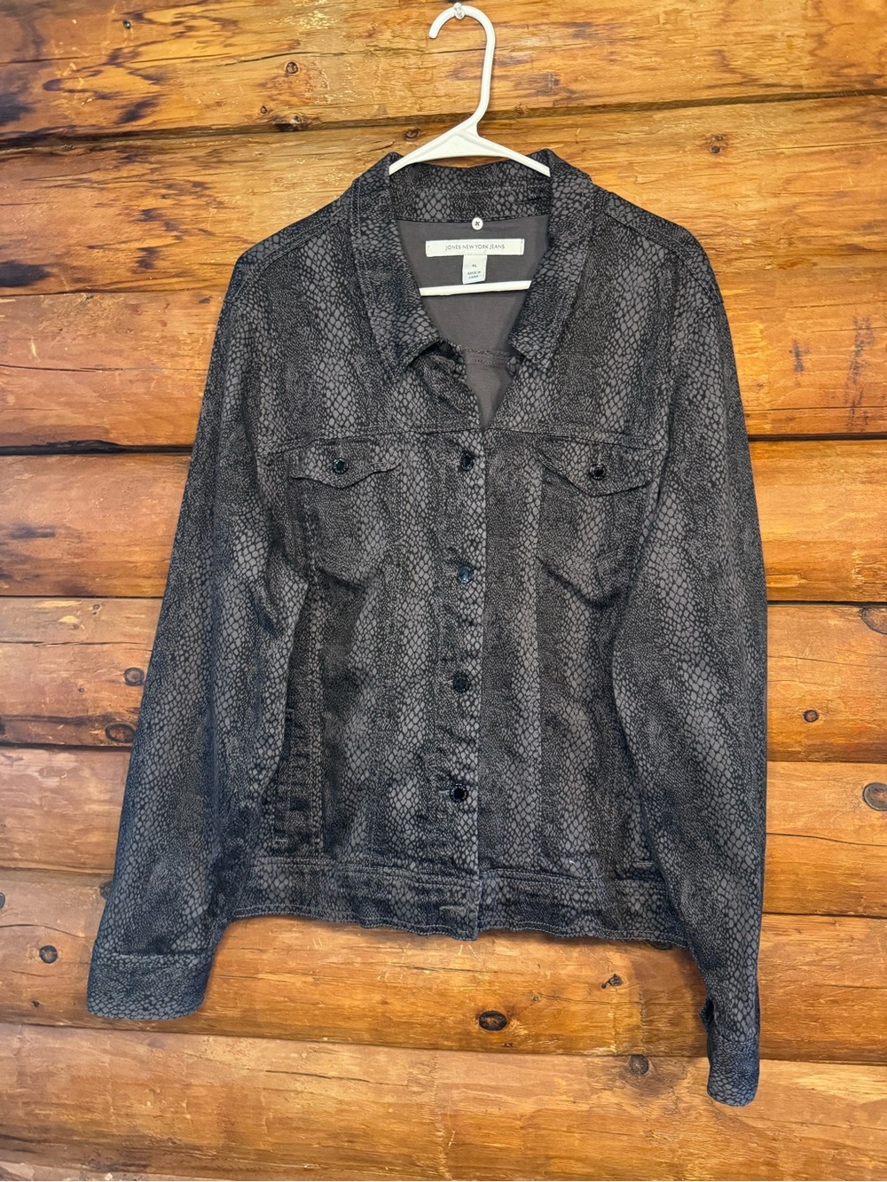 Jones New York size xl Black snake print Jean Jacket
